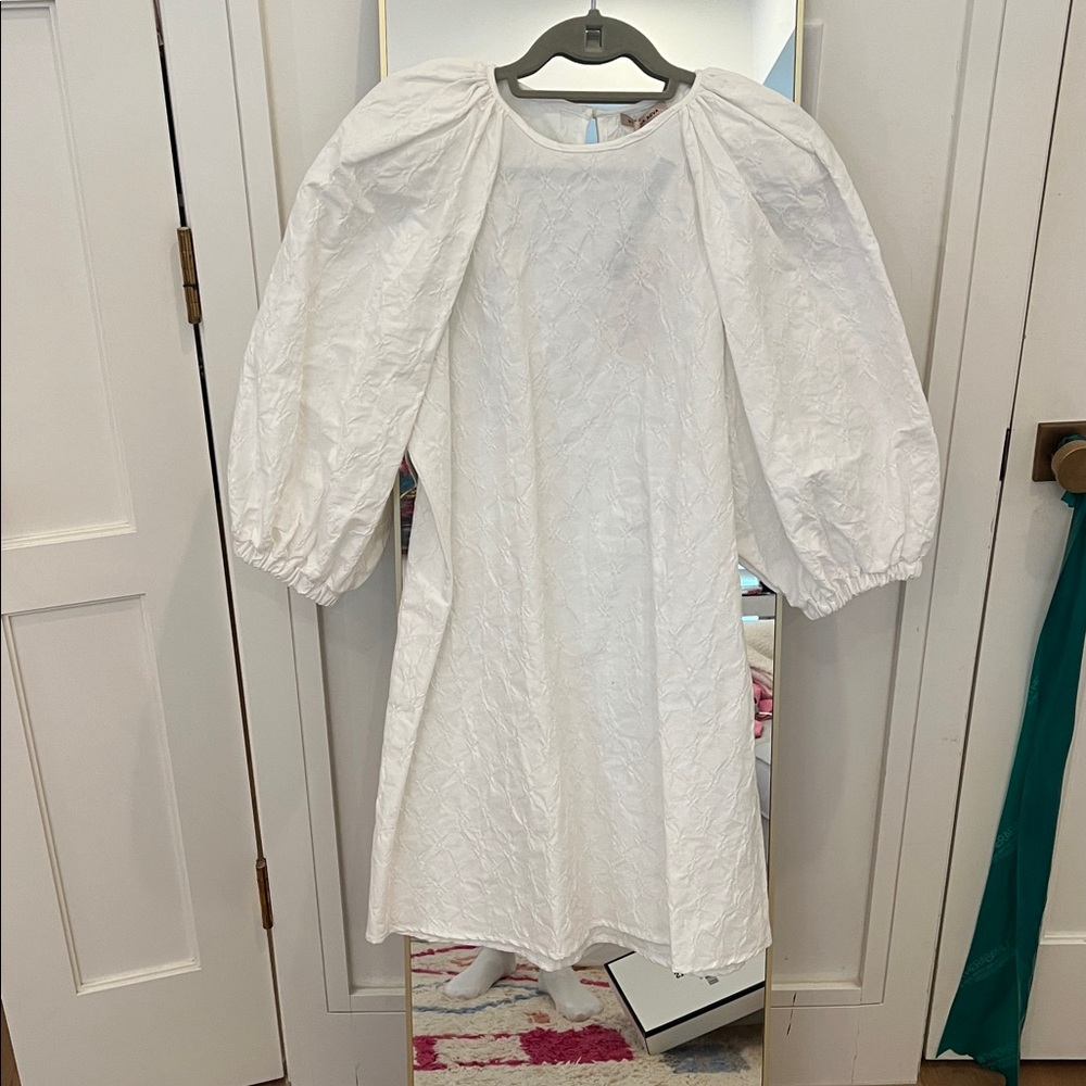Stella Nova white patterned dress. Never worn with tags.